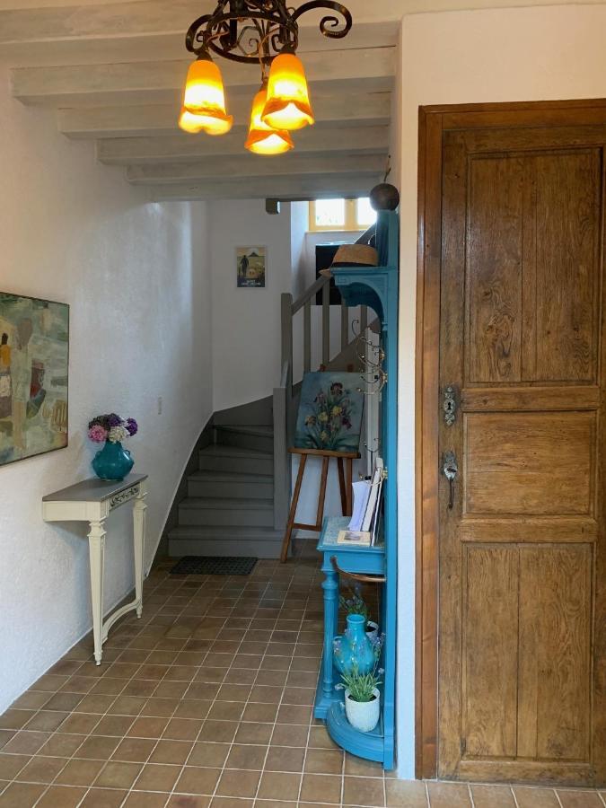 Bed and Breakfast Le Petit Manoir Isigny-le-Buat Екстер'єр фото