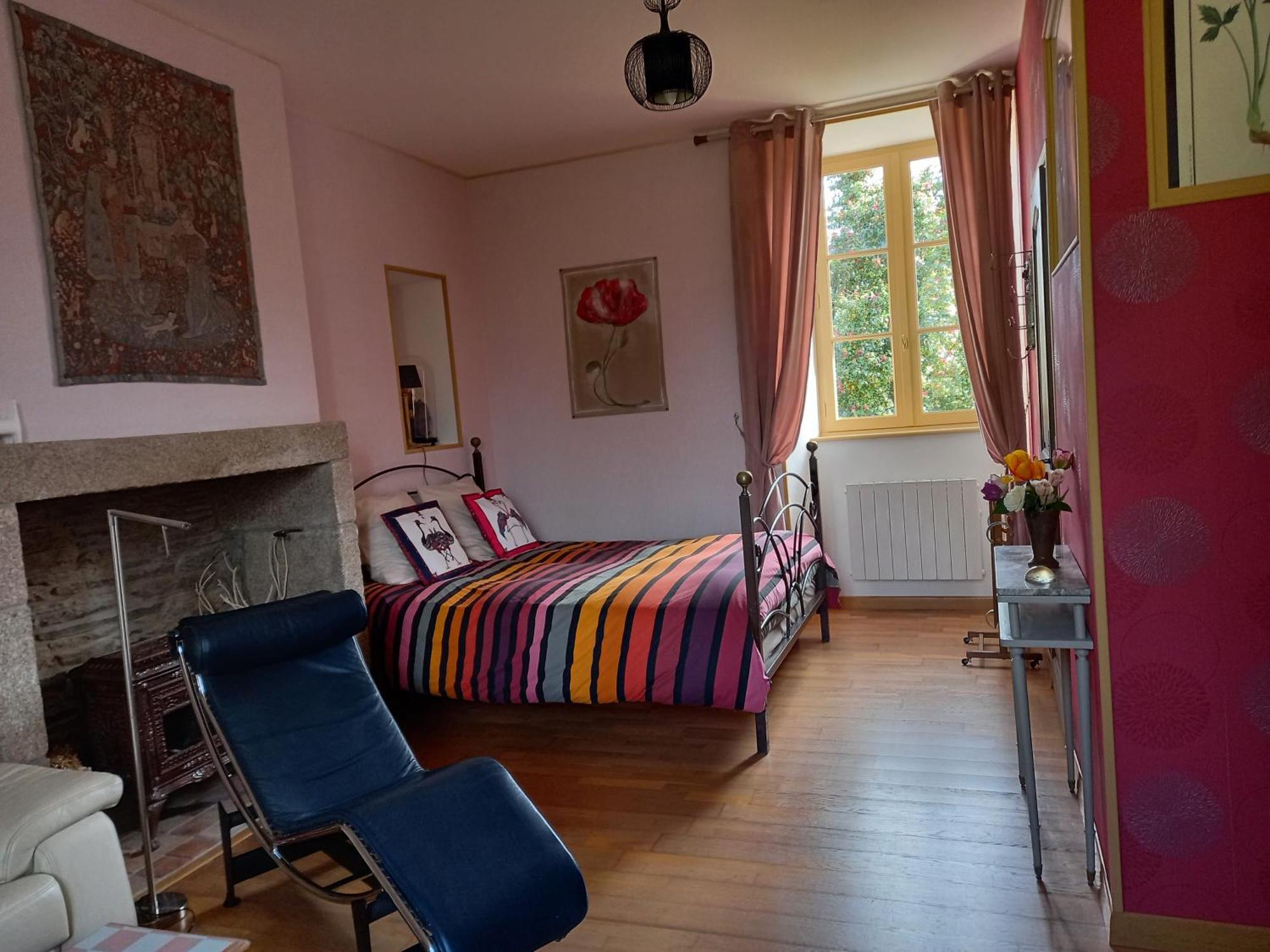 Bed and Breakfast Le Petit Manoir Isigny-le-Buat Екстер'єр фото